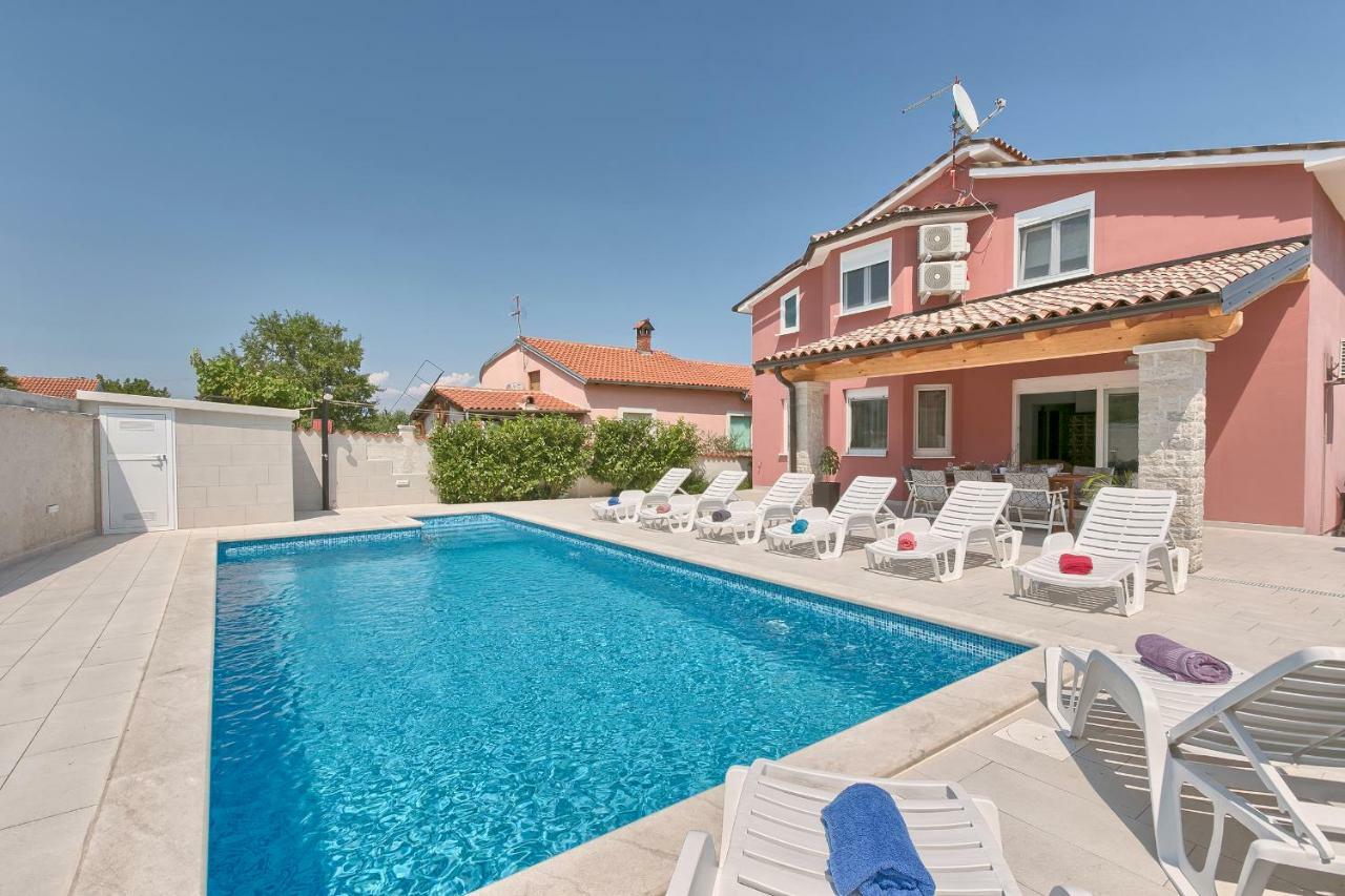 Holiday Home Nikol Pula Exterior foto