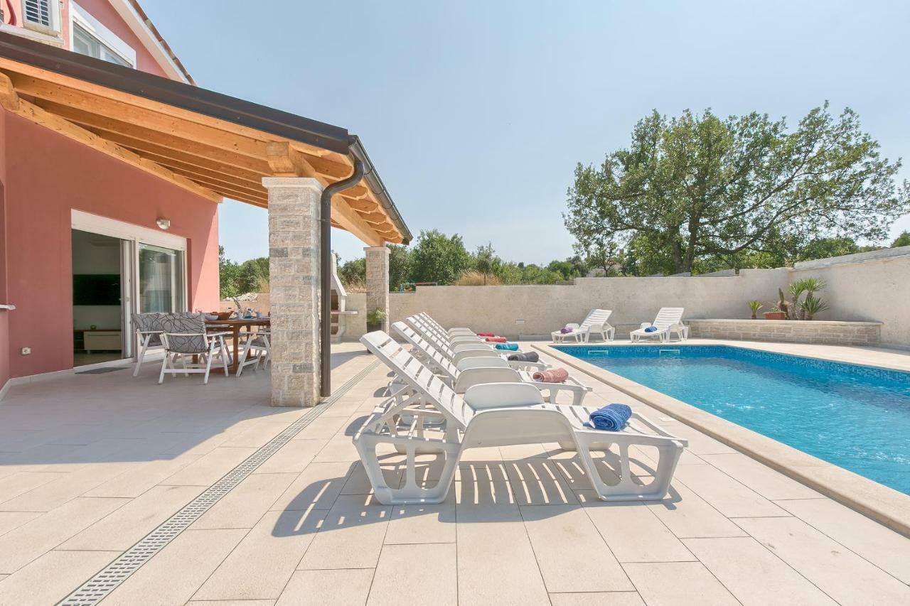 Holiday Home Nikol Pula Exterior foto