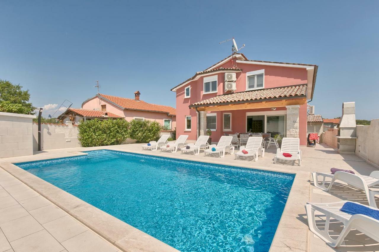 Holiday Home Nikol Pula Exterior foto